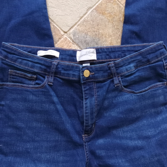 Universal Threads Goods Co. Jeans - Picture 7 of 9